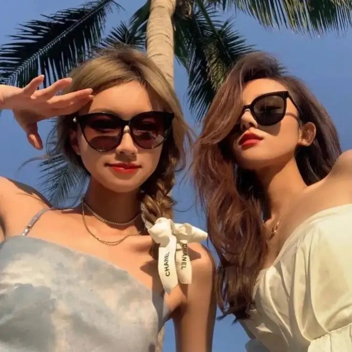 30枚银币第一季海报