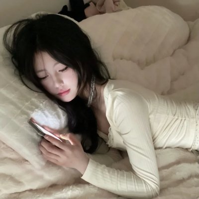 女人莲心海报